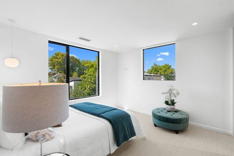 Photo of property in 146a Straven Road, Fendalton, Christchurch, 8014