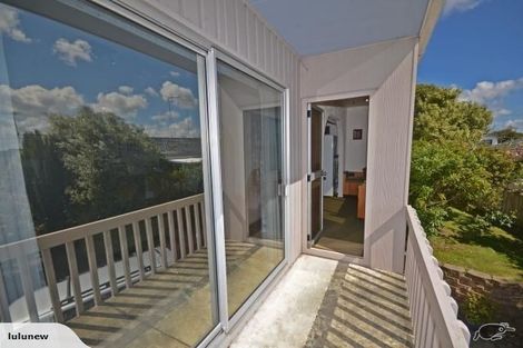 Photo of property in 18 Rosewarne Crescent, Glendene, Auckland, 0602