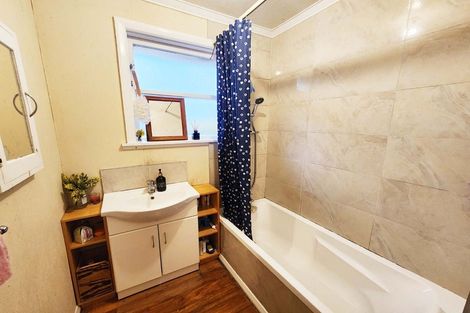 Photo of property in 8 Kiwi Street, Heretaunga, Upper Hutt, 5018