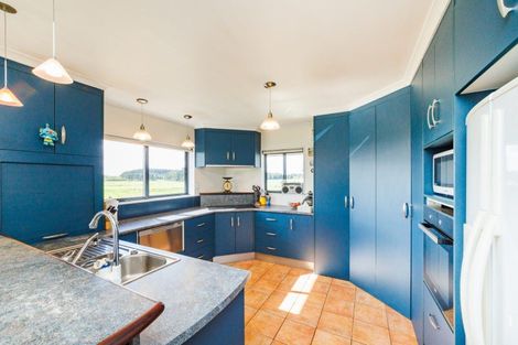 Photo of property in 18 Cummerfield Road, Foxton, 4891