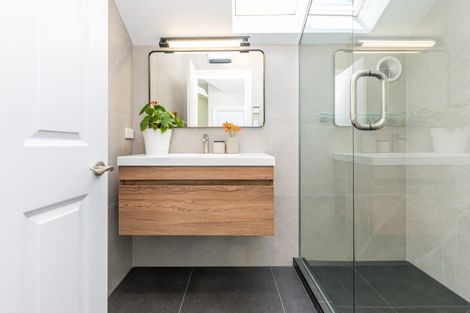 Photo of property in 3 Strowan Road, Strowan, Christchurch, 8052