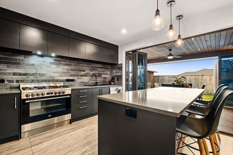 Photo of property in 17 Dreaver Drive, Waitara, 4320