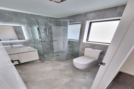 Photo of property in 25 Henriette Place, Totara Park, Auckland, 2105