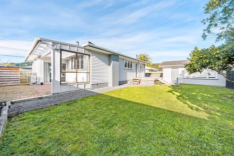 Photo of property in 21 Totara Park Road, Clouston Park, Upper Hutt, 5018