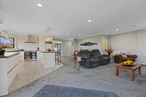 Photo of property in 34 Kinder Street, Acacia Bay, Taupo, 3330