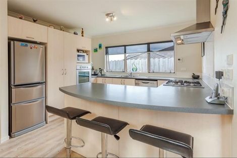 Photo of property in 12 Elkstone Place, Henderson, Auckland, 0612