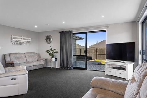 Photo of property in 84 Watkins Drive, Rangiora, 7400