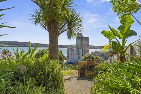 Photo of property in 77 Wallis Street, Raglan, 3225