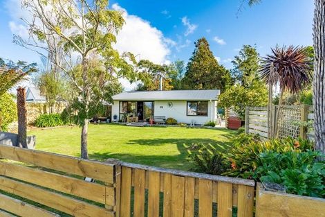 Photo of property in 28 Shoemaker Road, Waipu, 0510