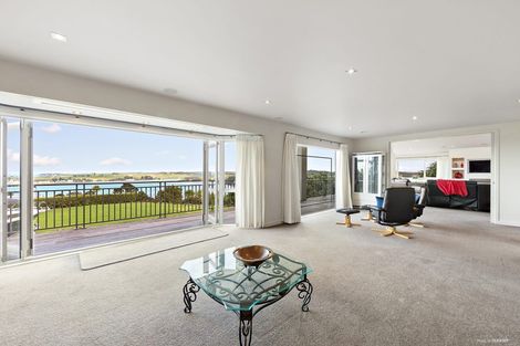 Photo of property in 170 Wade River Road, Wade Heads, Whangaparaoa, 0932