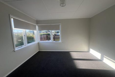 Photo of property in 15 Laird Street, Castlecliff, Whanganui, 4501