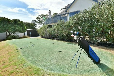 Photo of property in 12 Tawhana Crescent, Red Beach, 0932