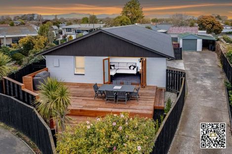 Photo of property in 1/6 Jade Place, Parklands, Christchurch, 8083
