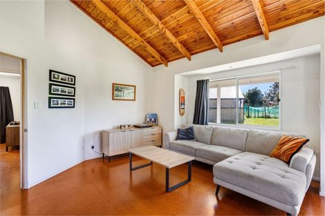 Photo of property in 42 Koraha Road, Kumeu, 0892