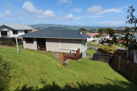 Photo of property in 11 Marne Grove, Waitangirua, Porirua, 5024