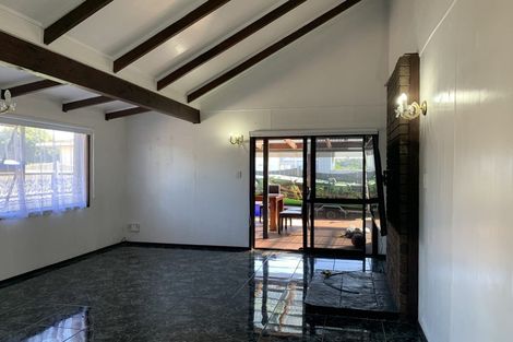 Photo of property in 1/16 Frank Evans Place, Henderson, Auckland, 0610