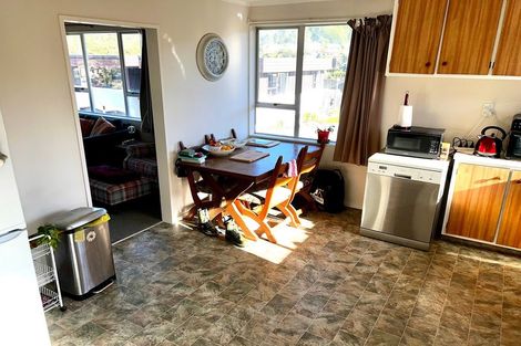 Photo of property in 38 Fiona Grove, Karori, Wellington, 6012