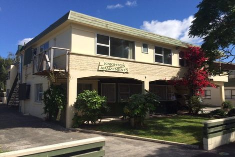 Photo of property in 1-6/145 Knighton Road, Hillcrest, Hamilton, 3216