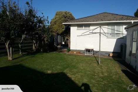 Photo of property in 391 Bucklands Beach Road, Bucklands Beach, Auckland, 2012