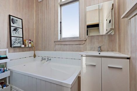 Photo of property in 1 Griffin Street, Marewa, Napier, 4110