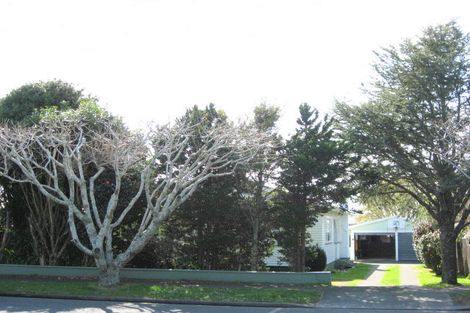 Photo of property in 8 Wallath Road, Westown, New Plymouth, 4310