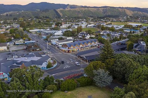 Photo of property in 19 Groves Road, Raumati Beach, Paraparaumu, 5032