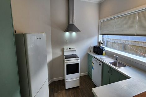 Photo of property in 33 Upjohn Street, Brooklands, New Plymouth, 4310