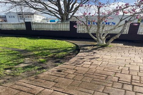 Photo of property in 1072 Great North Road, Point Chevalier, Auckland, 1022