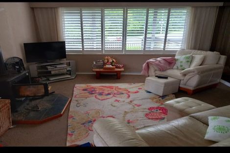 Photo of property in 2/2 Norman Road, Titirangi, Auckland, 0604