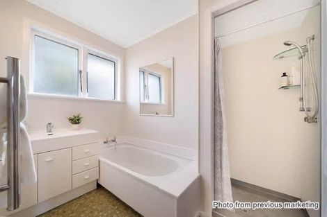Photo of property in 34 Coniston Avenue, Te Atatu South, Auckland, 0610