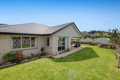 Photo of property in 16 Ariel Place, Snells Beach, 0920