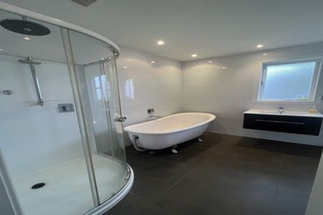 Photo of property in 1/116 Sandspit Road, Shelly Park, Auckland, 2014