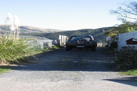 Photo of property in 6b Mcmanaway Grove, Stokes Valley, Lower Hutt, 5019