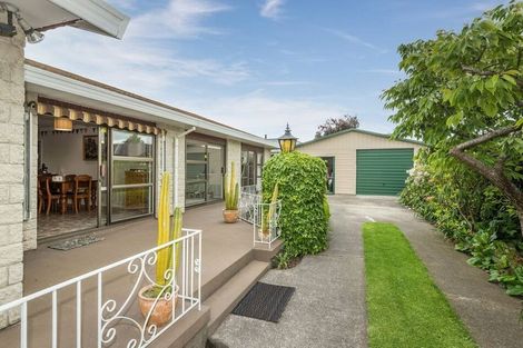 Photo of property in 219 Main North Road, Redwood, Christchurch, 8051