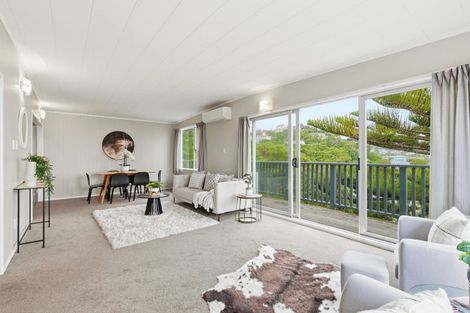 Photo of property in 10 Laurent Place, Kingston, Wellington, 6021