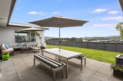 Photo of property in 10 Wangapeka Way, Aotea, Porirua, 5024