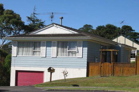 Photo of property in 11 Mistletoe Place, Browns Bay, Auckland, 0630