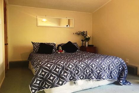 Photo of property in 13 Blanes Road, Weymouth, Auckland, 2103