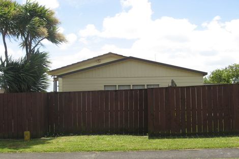 Photo of property in 3 Pureora Place, Clendon Park, Auckland, 2103
