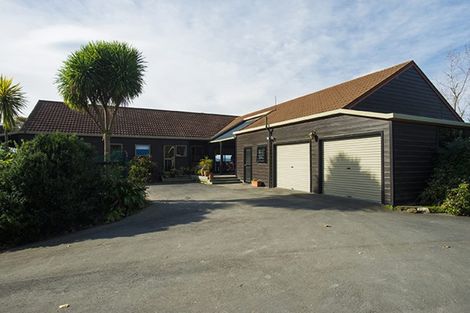 Photo of property in 52 Saddler Road, Muriwai, Gisborne, 4072