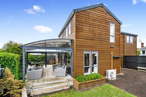 Photo of property in 17a Moana Avenue, Onehunga, Auckland, 1061