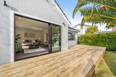 Photo of property in 15 Heretaunga Square, Silverstream, Upper Hutt, 5019