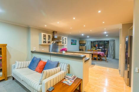 Photo of property in Te Kakariki Apartments, 5/5 Wellington Road, Paekakariki, 5034