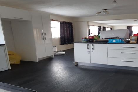 Photo of property in 142 Mark Avenue, Grenada Village, Wellington, 6037