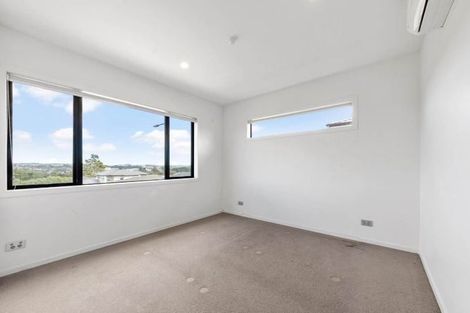 Photo of property in 42 Accolage Boulevard, Kumeu, 0810