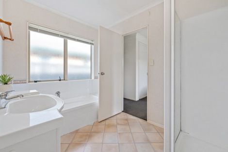 Photo of property in 30 Mcleod Place, Papamoa Beach, Papamoa, 3118