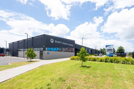 Photo of property in 5 Harbourside Parade, Hobsonville, 0616