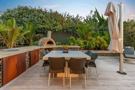 Photo of property in 23 Esther Place, Red Beach, 0932