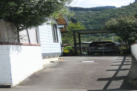 Photo of property in 2/8 Crystal Grove, Birchville, Upper Hutt, 5018