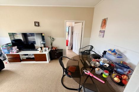 Photo of property in 73 West Coast Road, Glen Eden, Auckland, 0602